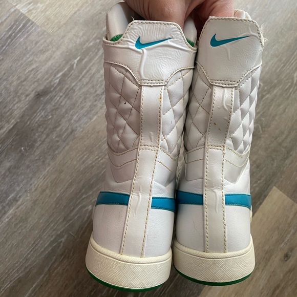 Nike Legend High Tops - Picture 5 of 7